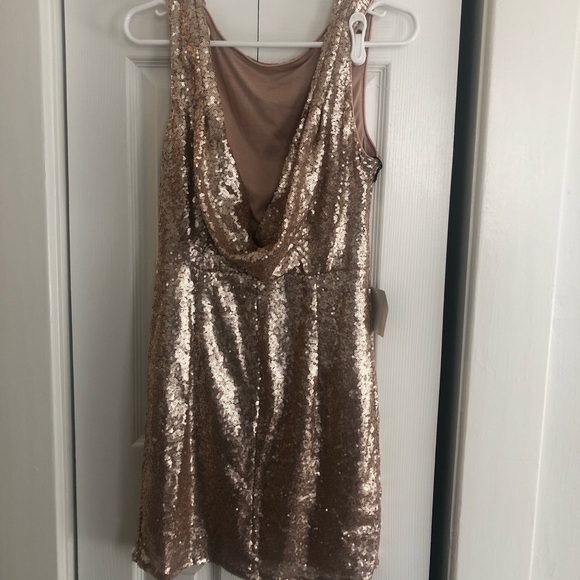 Lulus Dresses & Skirts - Lulus Rose Gold Sequin Dress